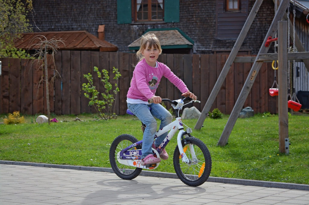 как научить ребёнка кататься на велосипеде